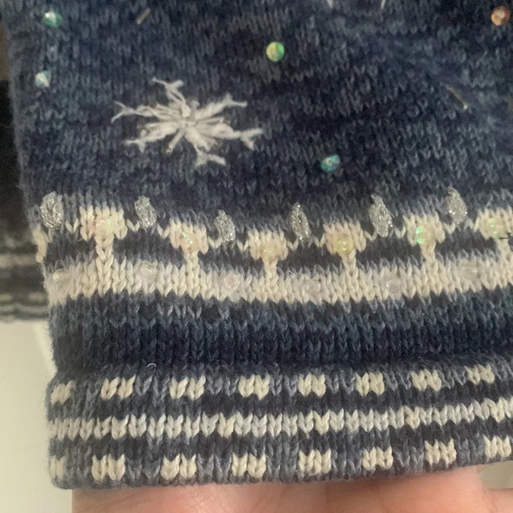 Vintage Heirloom Collectibles Winter Snow Flake Knit embellished sweater Small - Picture 10 of 12